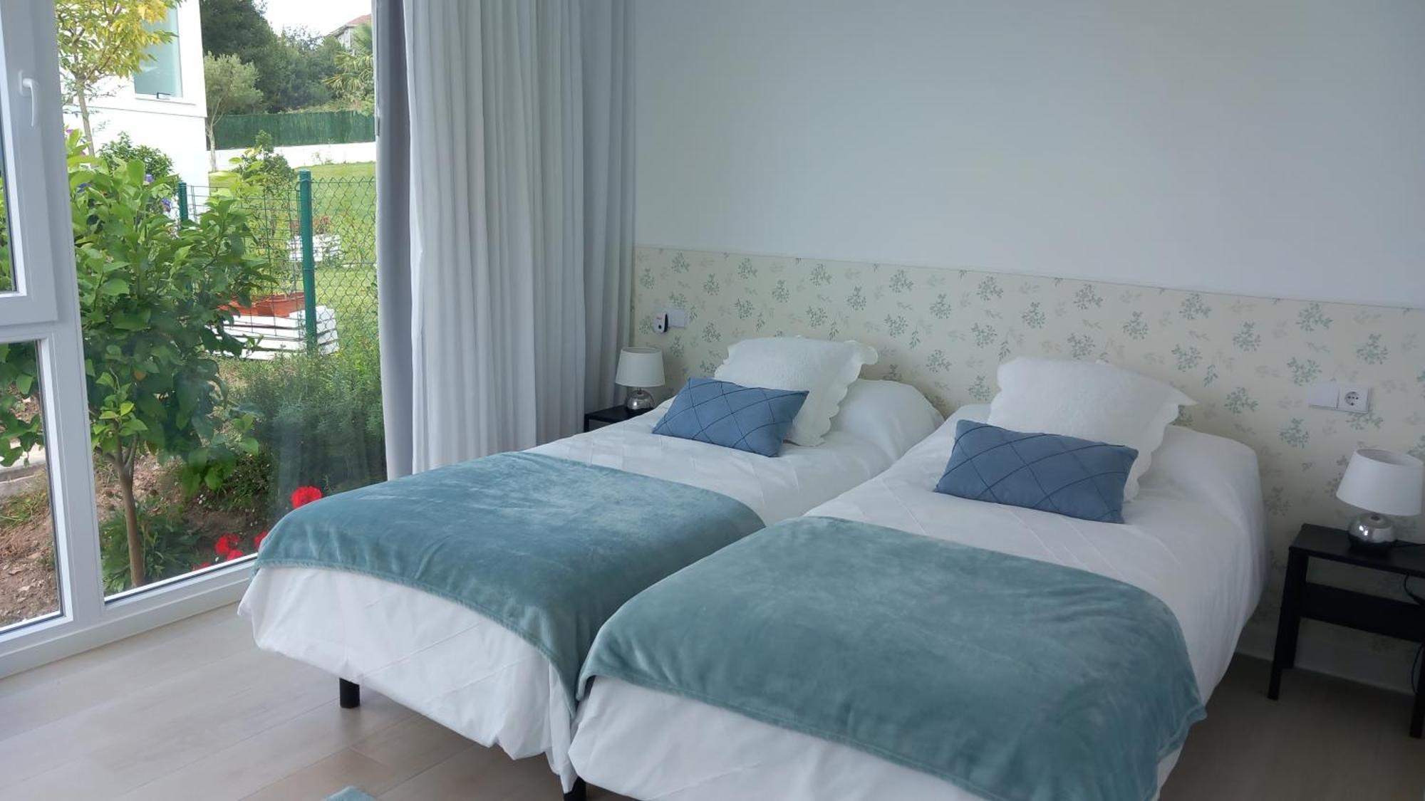 Casas Turisticas Lar Jardin - Parking Privado ซานติอาโก เด กอมโปสเตลา ภายนอก รูปภาพ