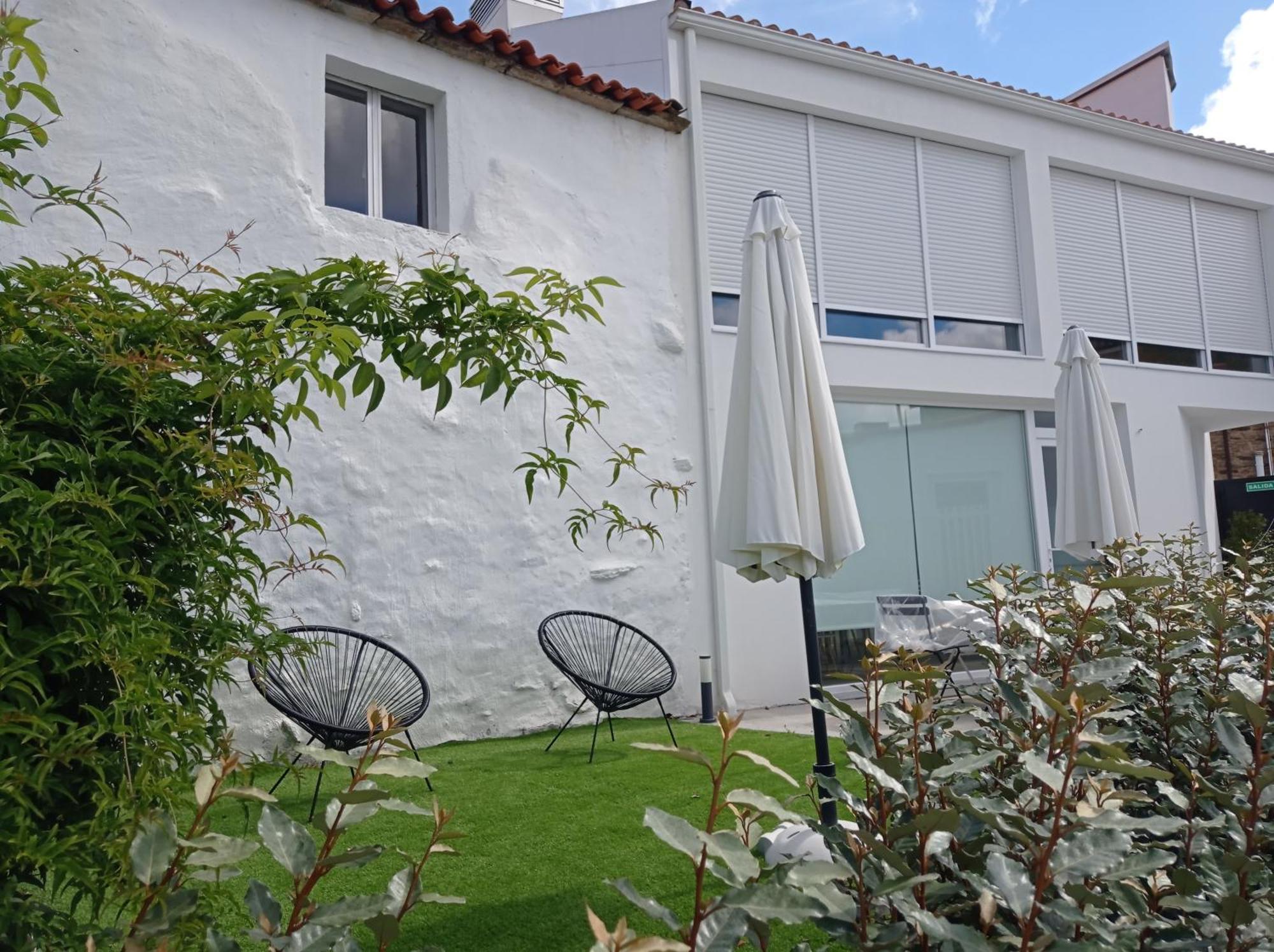 Casas Turisticas Lar Jardin - Parking Privado ซานติอาโก เด กอมโปสเตลา ภายนอก รูปภาพ