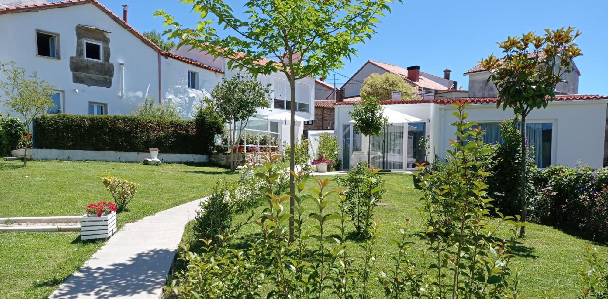 Casas Turisticas Lar Jardin - Parking Privado ซานติอาโก เด กอมโปสเตลา ภายนอก รูปภาพ
