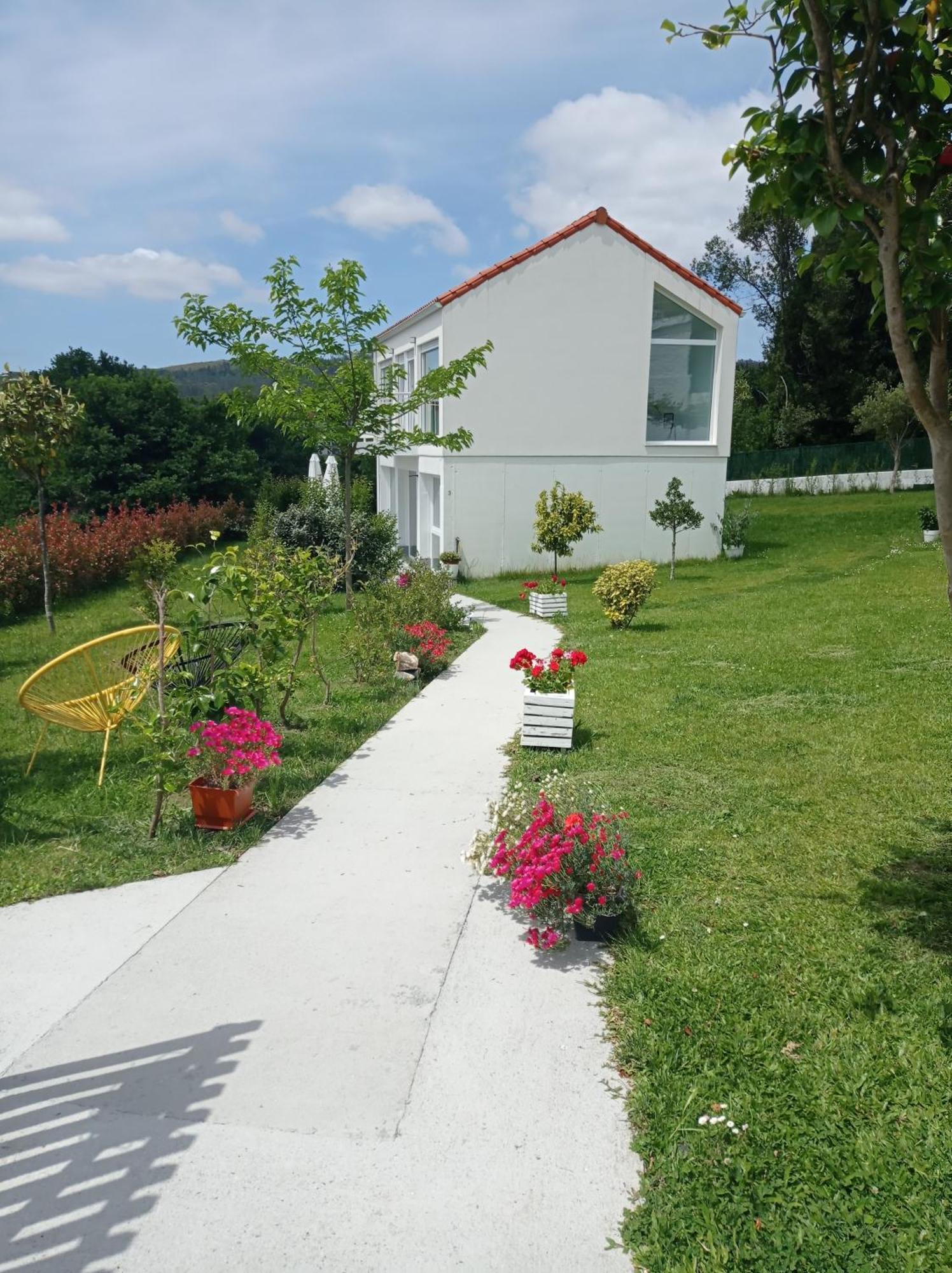 Casas Turisticas Lar Jardin - Parking Privado ซานติอาโก เด กอมโปสเตลา ภายนอก รูปภาพ